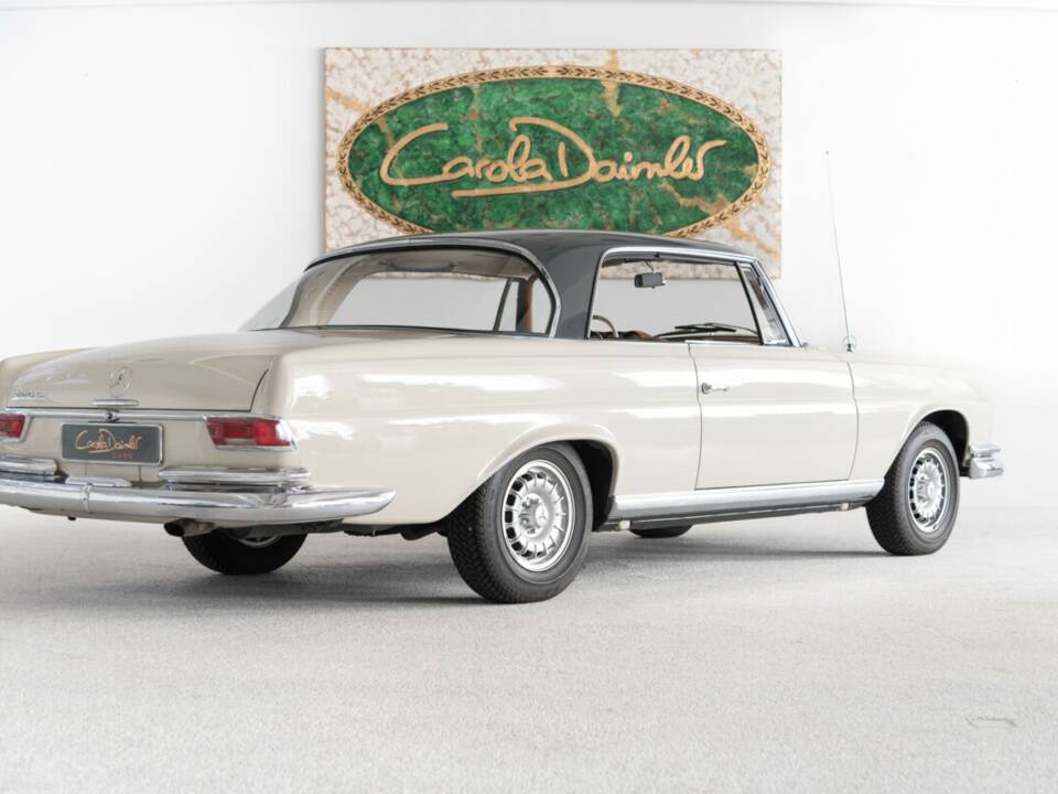 Bild 10/44 von Mercedes-Benz 220 SE b (1964)