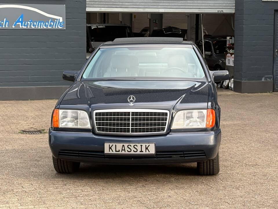 Immagine 3/28 di Mercedes-Benz 400 SE (1992)