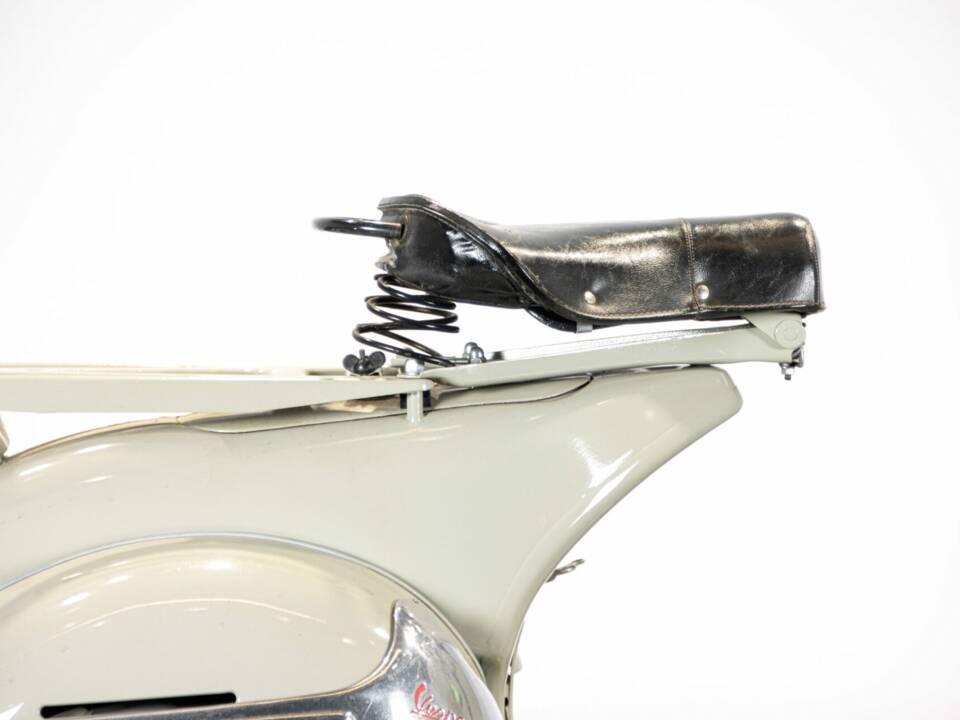 Bild 34/50 von Piaggio Vespa 150 "Struzzo" VL (1955)