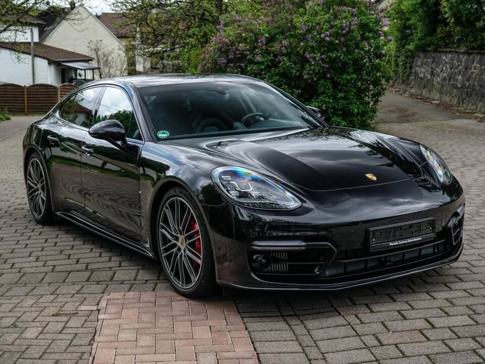 Image 1/11 of Porsche Panamera GTS (2018)
