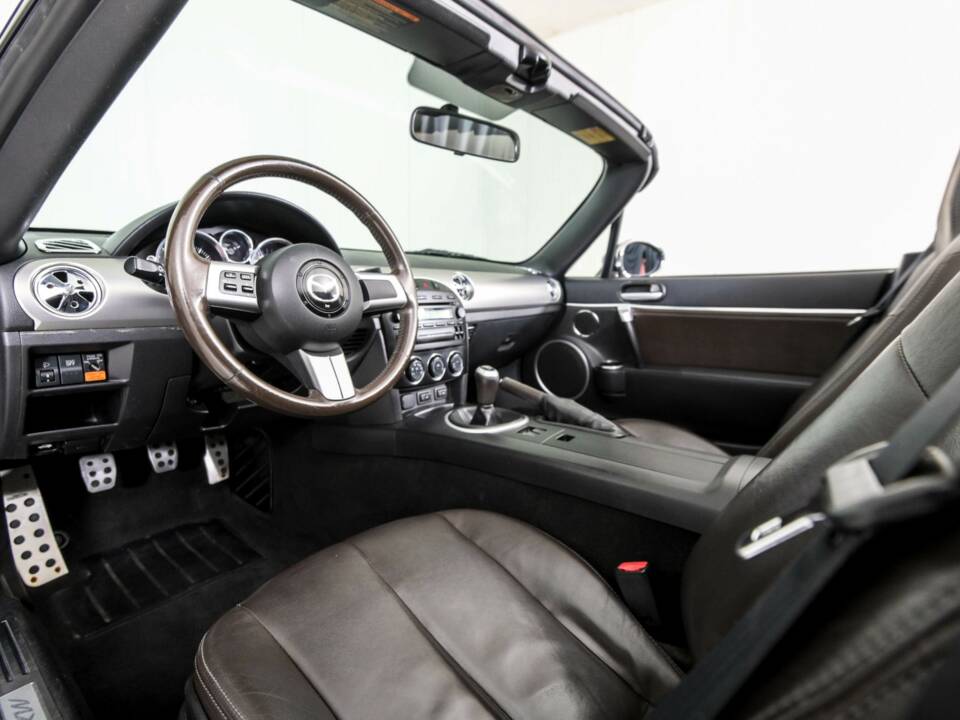 Image 14/50 of Mazda MX-5 2.0 (2009)