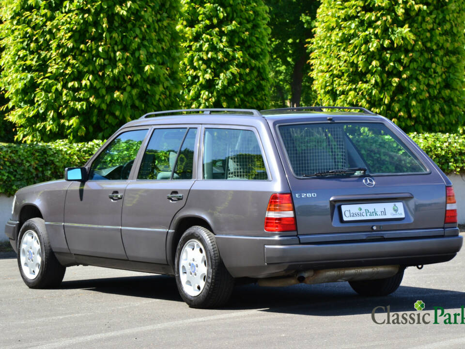Bild 3/44 von Mercedes-Benz E 280 T (1994)