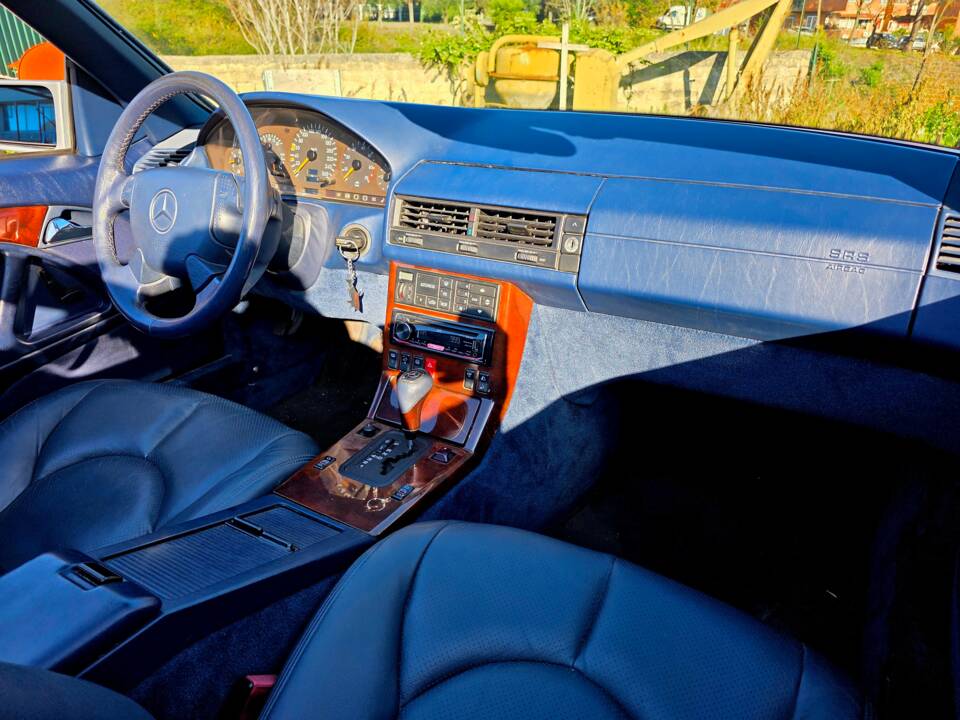 Bild 16/38 von Mercedes-Benz SL 500 (1998)