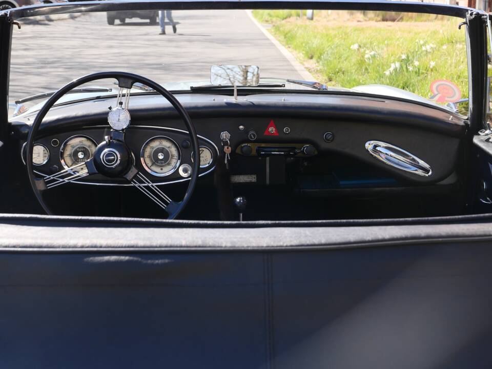 Imagen 12/14 de Austin-Healey 3000 Mk II (BJ7) (1963)