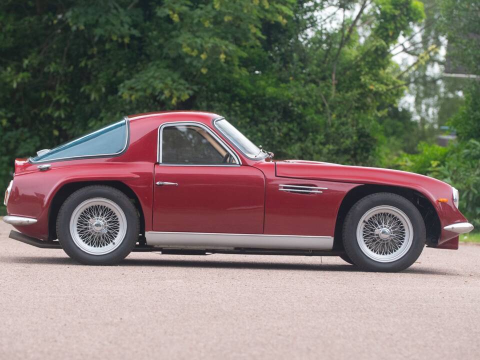 Image 2/50 of TVR Vixen Series 1 (1968)