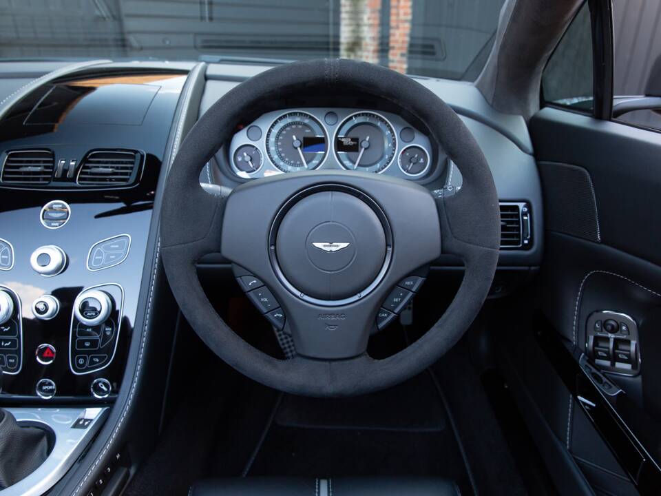 Bild 48/68 von Aston Martin V12 Vantage S (2018)