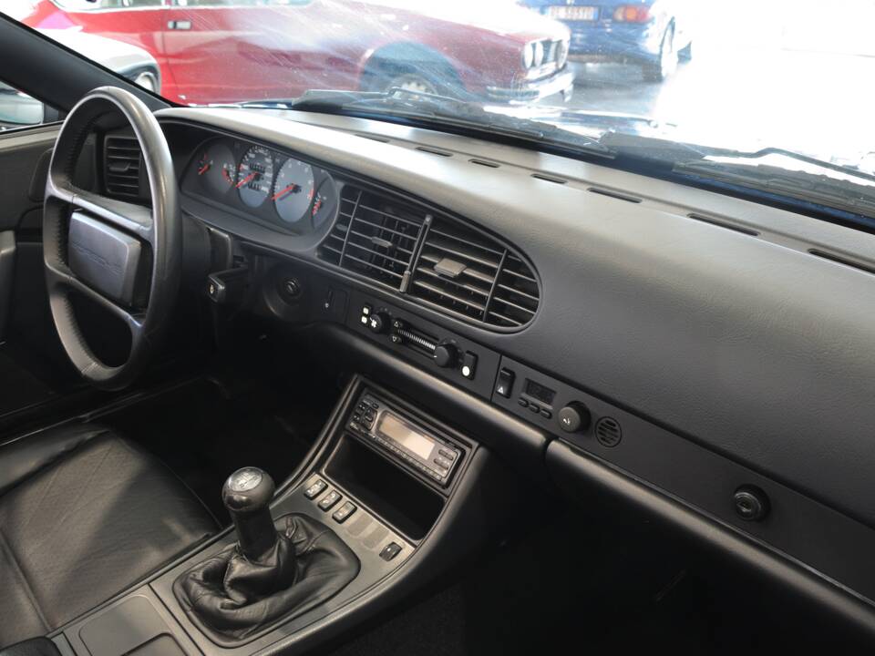 Bild 33/47 von Porsche 944 S2 (1990)