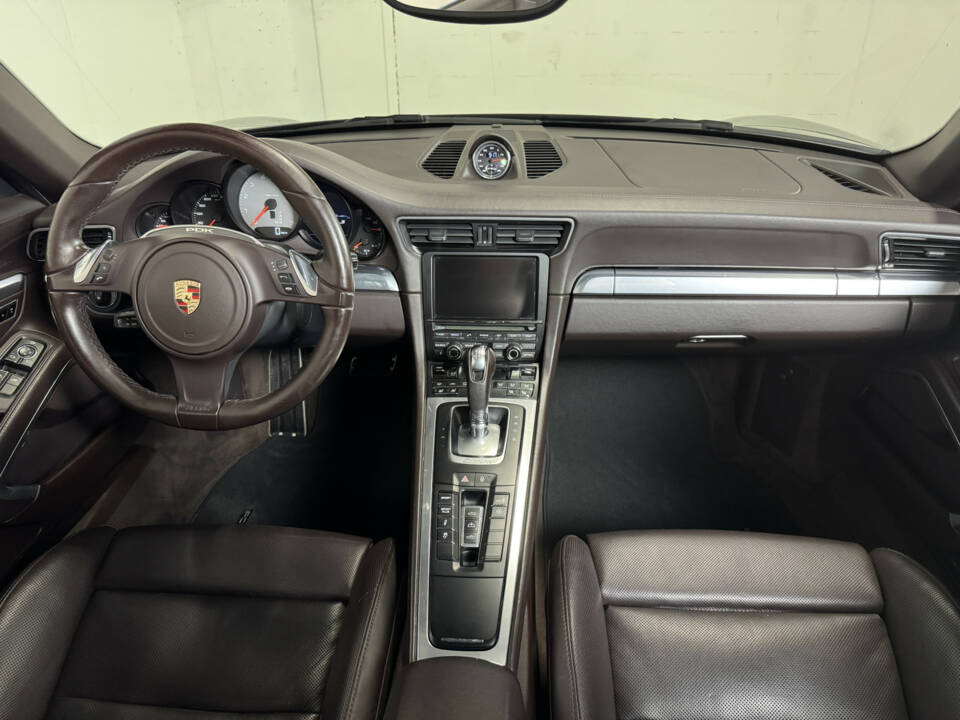 Image 2/50 de Porsche 911 Carrera S (2013)