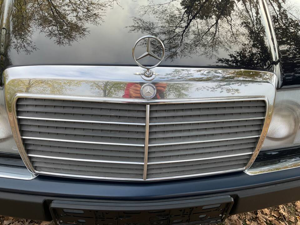 Image 95/149 of Mercedes-Benz 320 TE (1993)