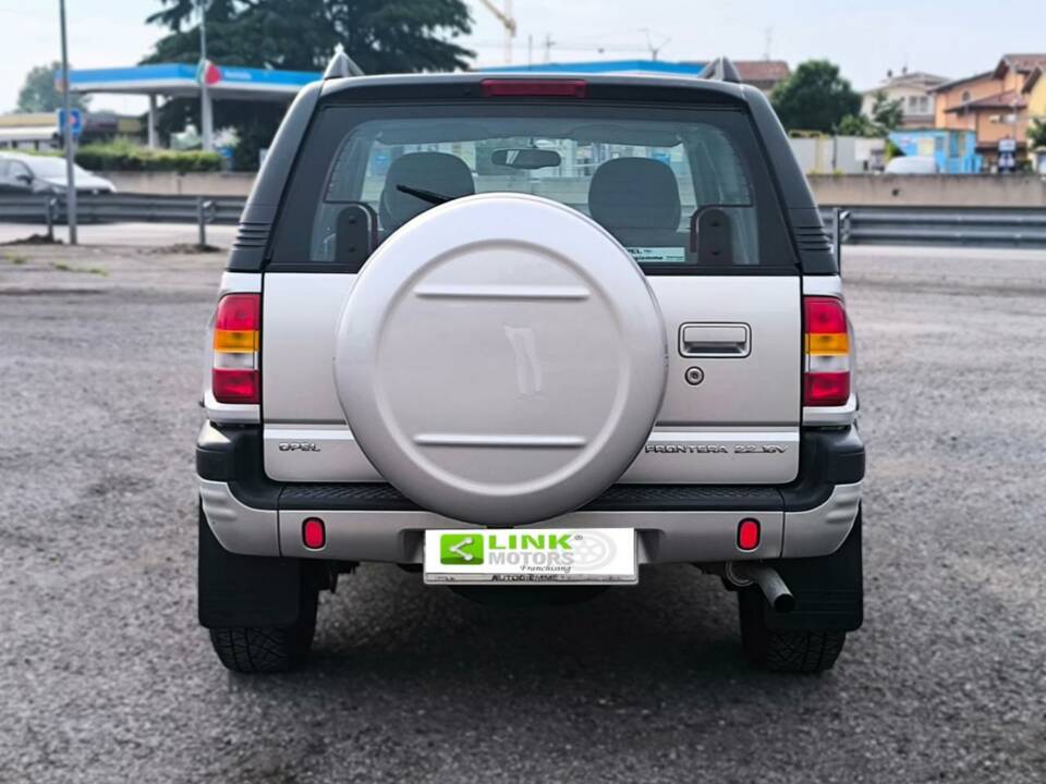 Bild 10/19 von Opel Frontera 2.2i (2000)