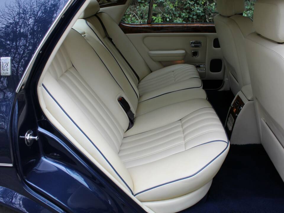 Image 13/20 of Rolls-Royce New Silver Spirit (1996)