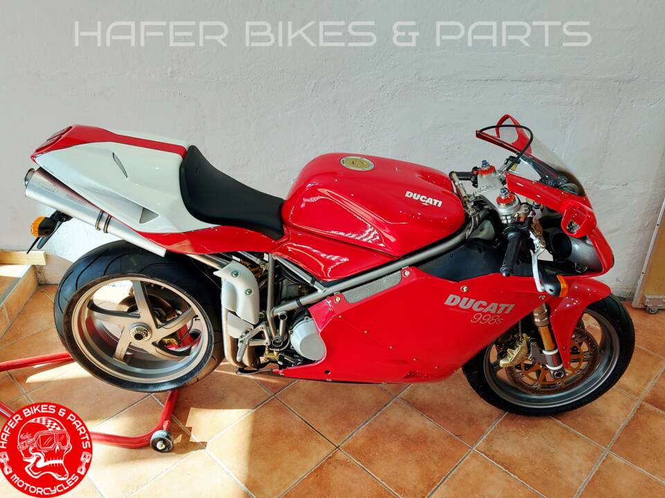 Immagine 4/34 di Ducati DUMMY (2003)