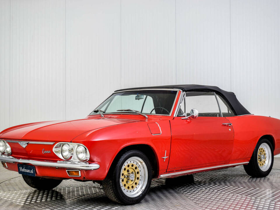 Image 19/50 of Chevrolet Corvair Monza Convertible (1966)