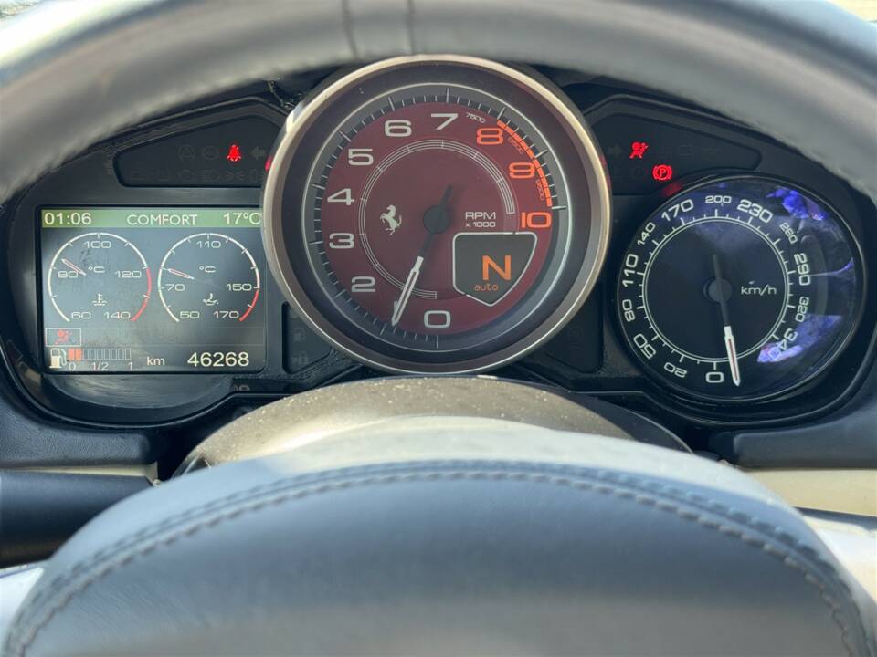 Image 19/51 of Ferrari California (2009)