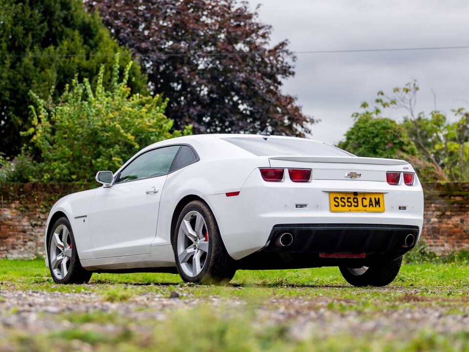 Image 3/50 of Chevrolet Camaro (2010)