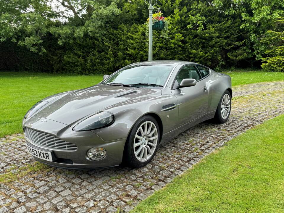 Image 1/23 de Aston Martin V12 Vanquish (2003)