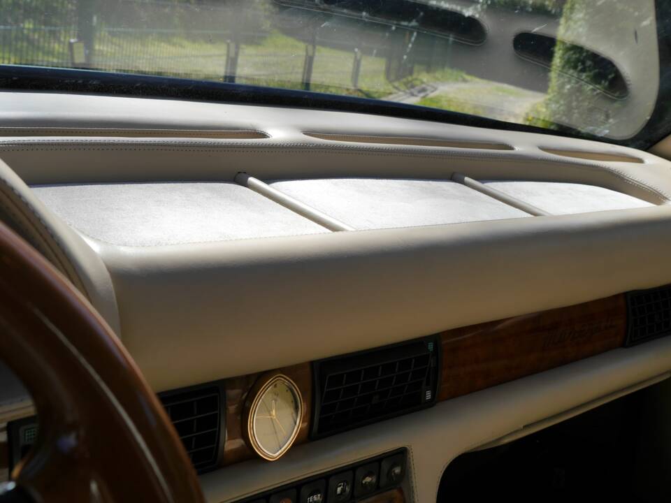 Bild 37/54 von Maserati 228i (1988)