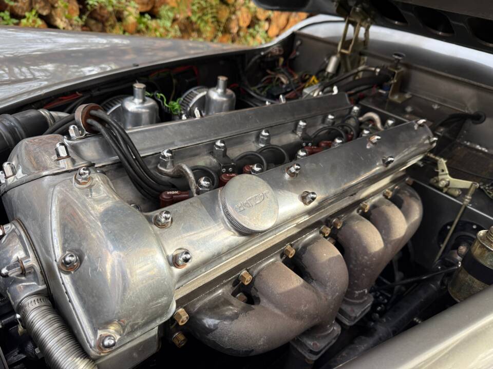 Image 12/25 de Jaguar XK 140 DHC (1956)