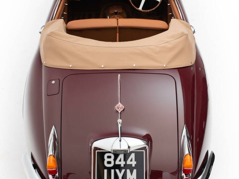 Immagine 38/41 di Jaguar XK 150 3.8 SE OTS (1960)