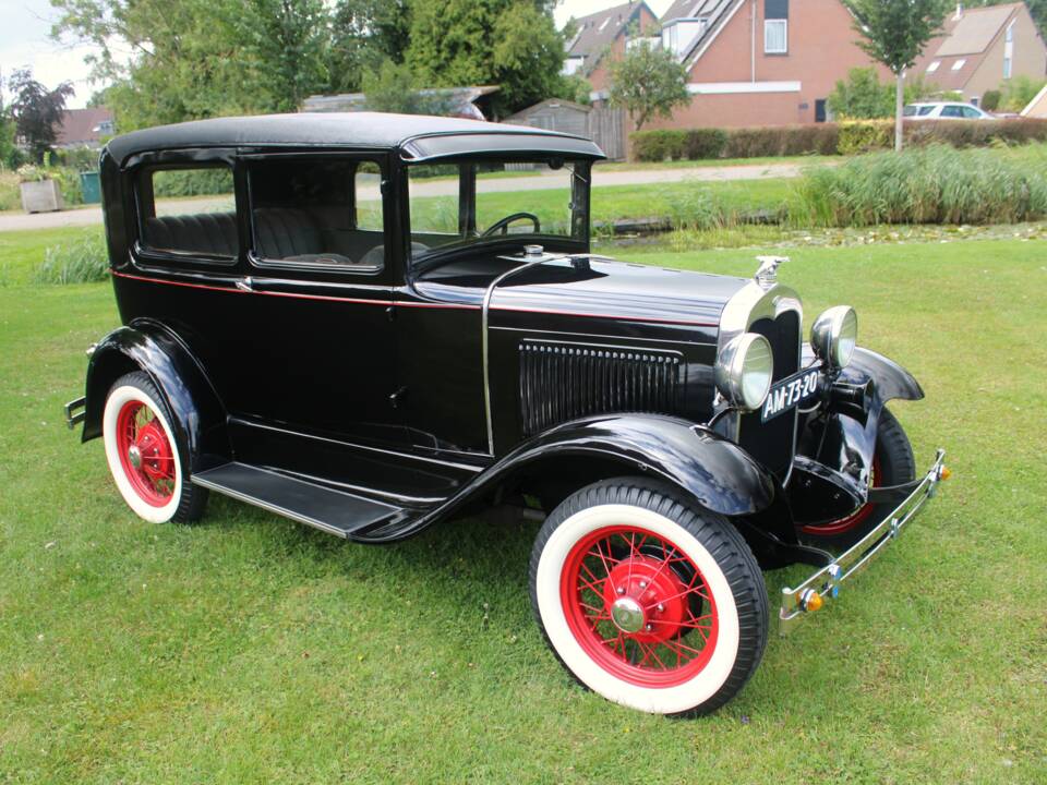 Image 4/55 of Ford Model A Tudor Sedan (1931)