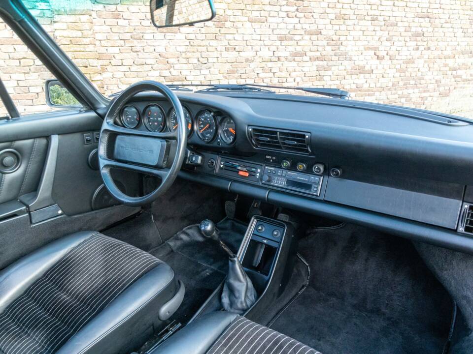 Bild 14/50 von Porsche 911 Carrera 3.2 (1988)