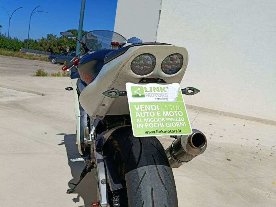 Image 22/47 of Yamaha DUMMY (2000)