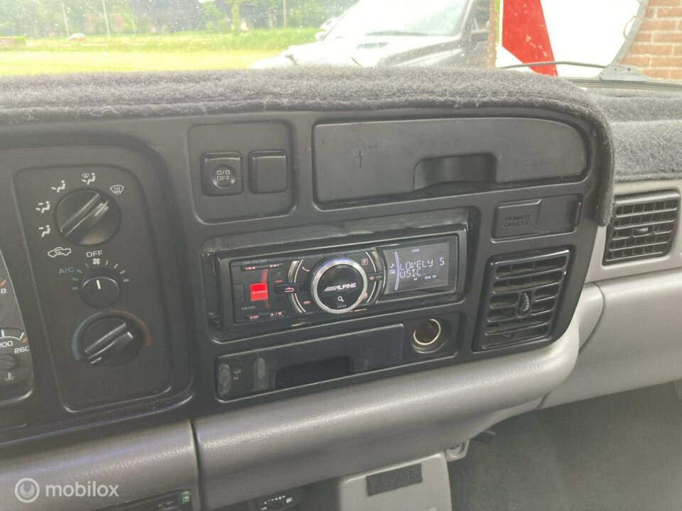 Image 38/47 of Dodge Ram 1500 (1994)