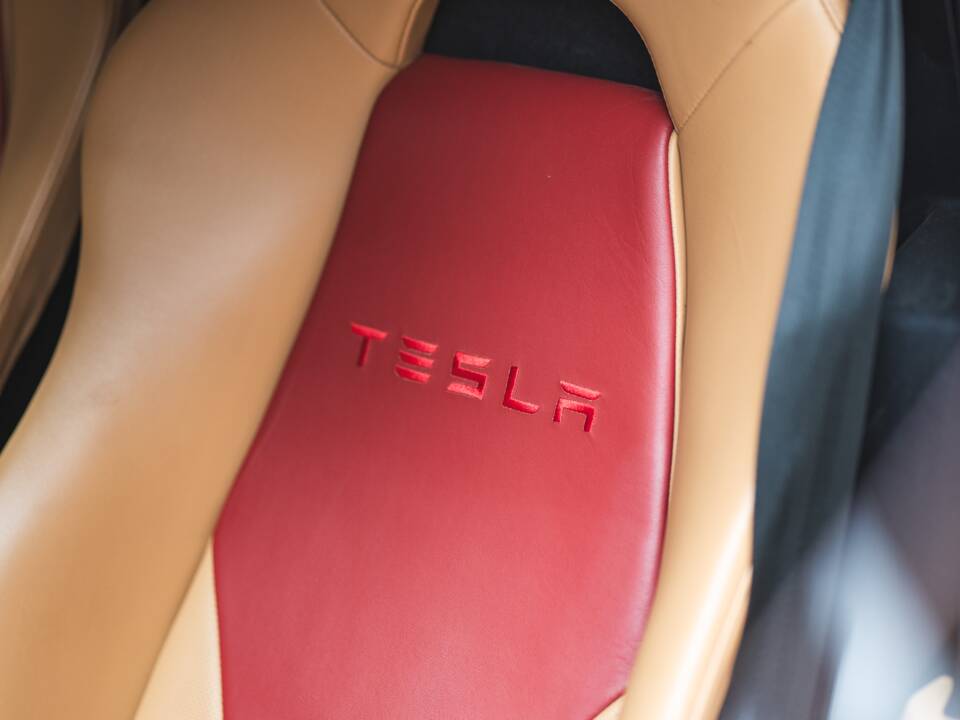 Image 14/50 de Tesla Roadster (2011)