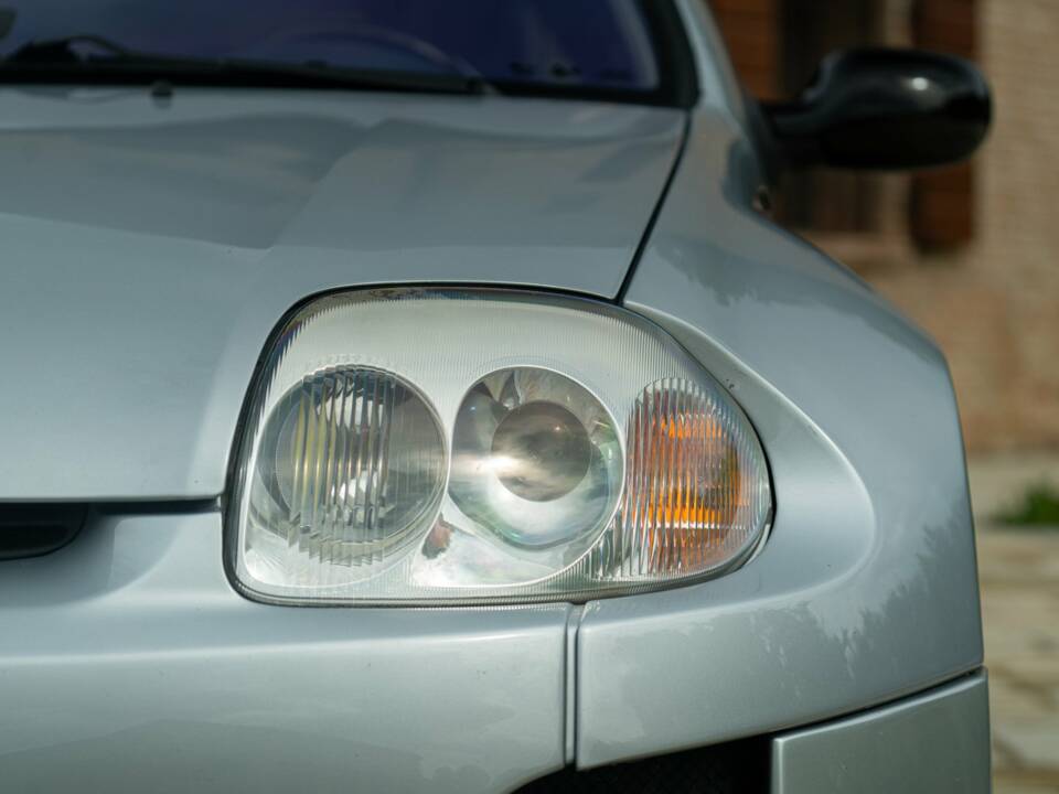 Image 36/50 of Renault Clio II V6 (2002)