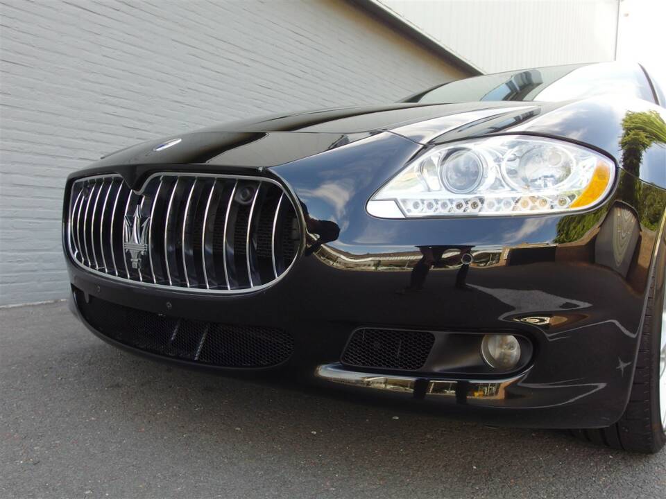 Bild 12/98 von Maserati Quattroporte S 4.7 (2010)