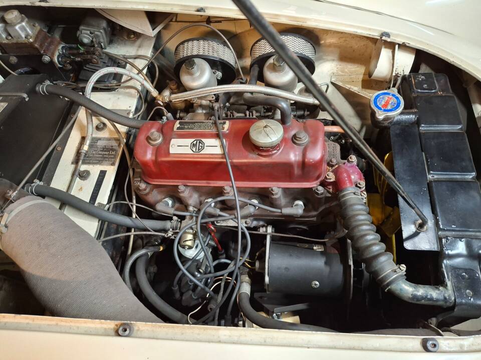 Image 13/22 de MG MGA 1600 (1962)