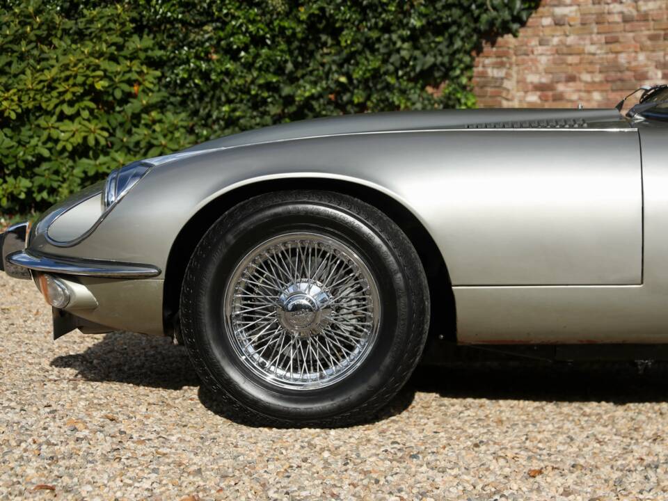 Afbeelding 19/50 van Jaguar E-Type V12 (1973)