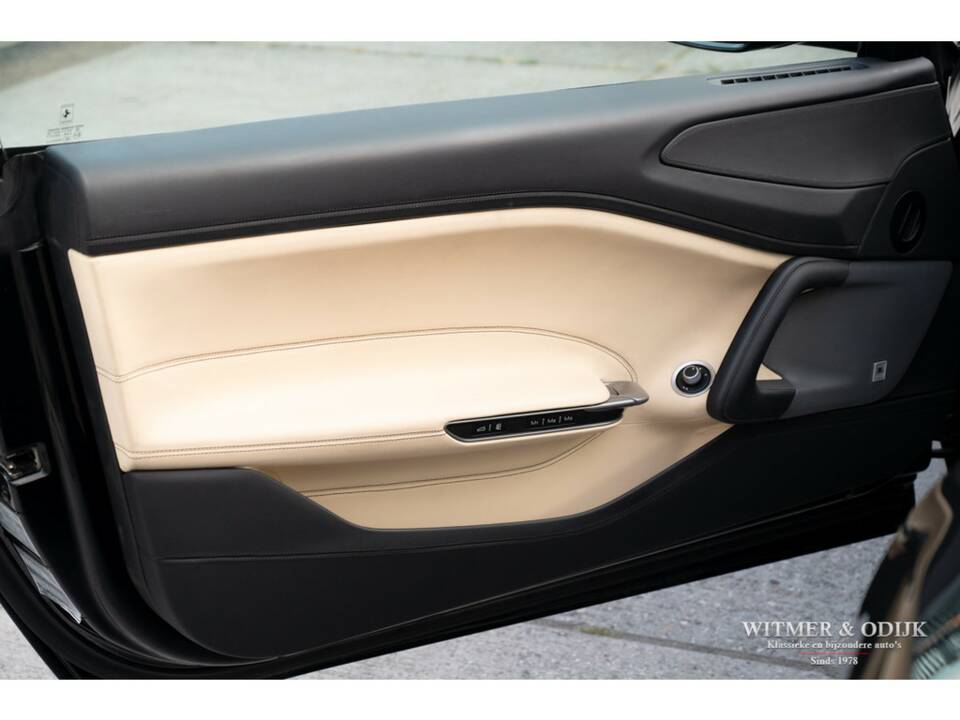 Bild 37/47 von Ferrari GTC4Lusso (2017)