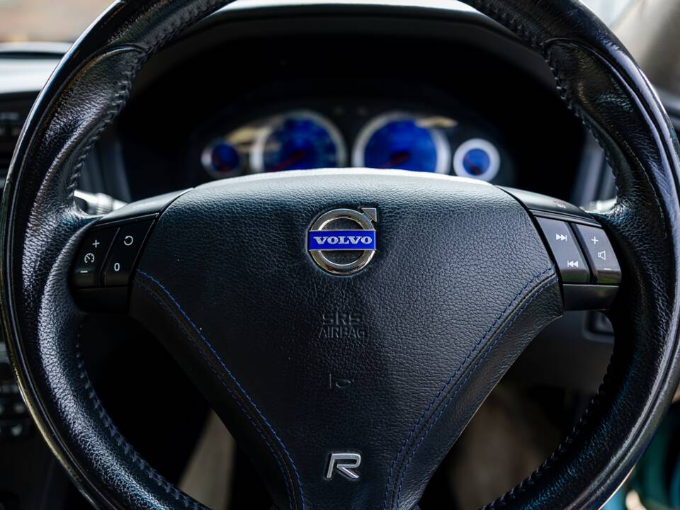 Image 31/50 de Volvo V70 R AWD (2003)