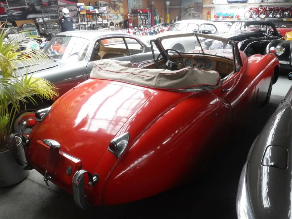 Afbeelding 32/46 van Jaguar XK 120 DHC (1954)