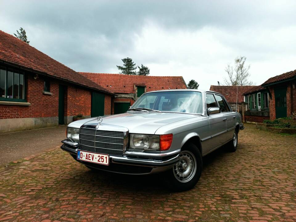 Afbeelding 2/6 van Mercedes-Benz 350 SE (1978)