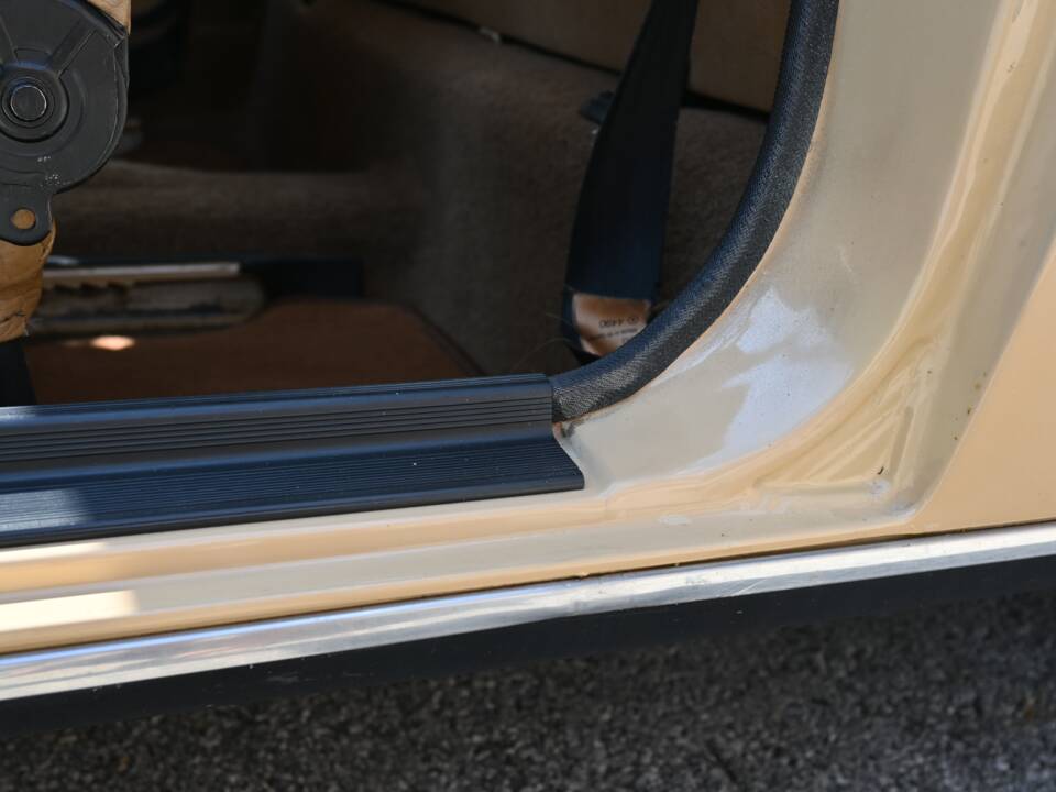 Immagine 7/26 di Volkswagen Golf Mk I 1.1 (1983)