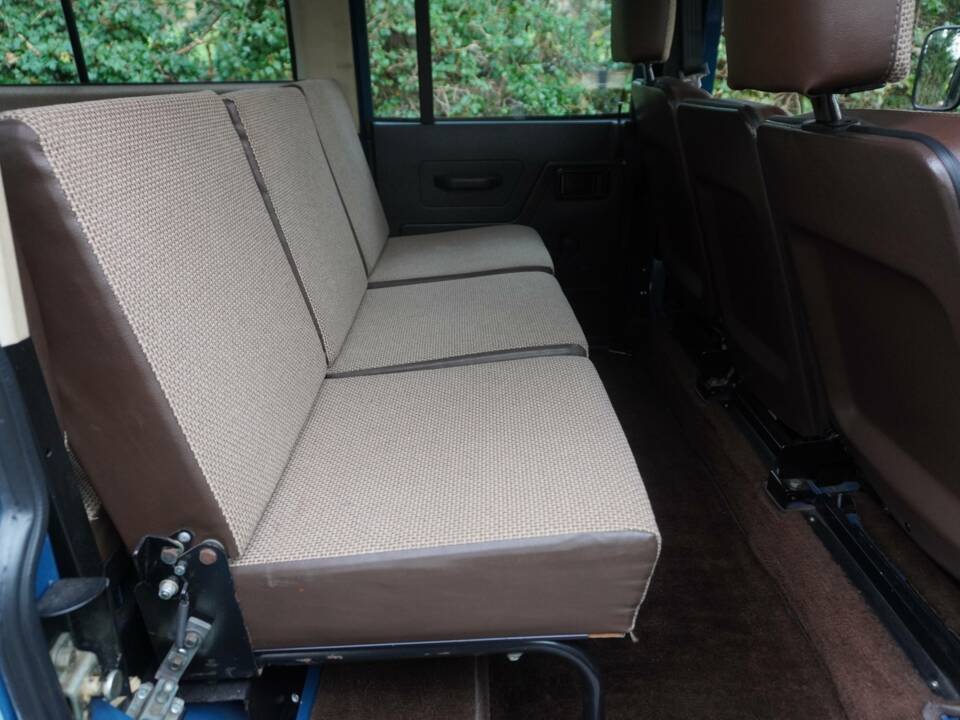 Bild 15/19 von Land Rover 110 (1986)