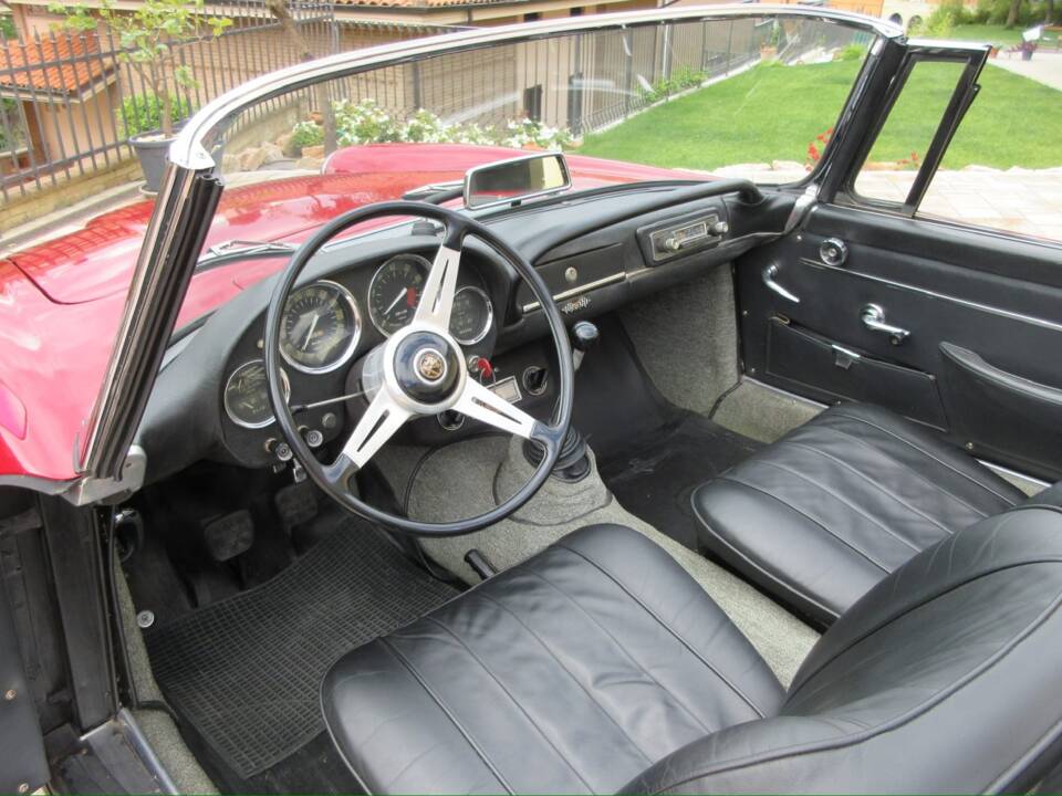 Bild 17/37 von Alfa Romeo 2600 Spider (1966)