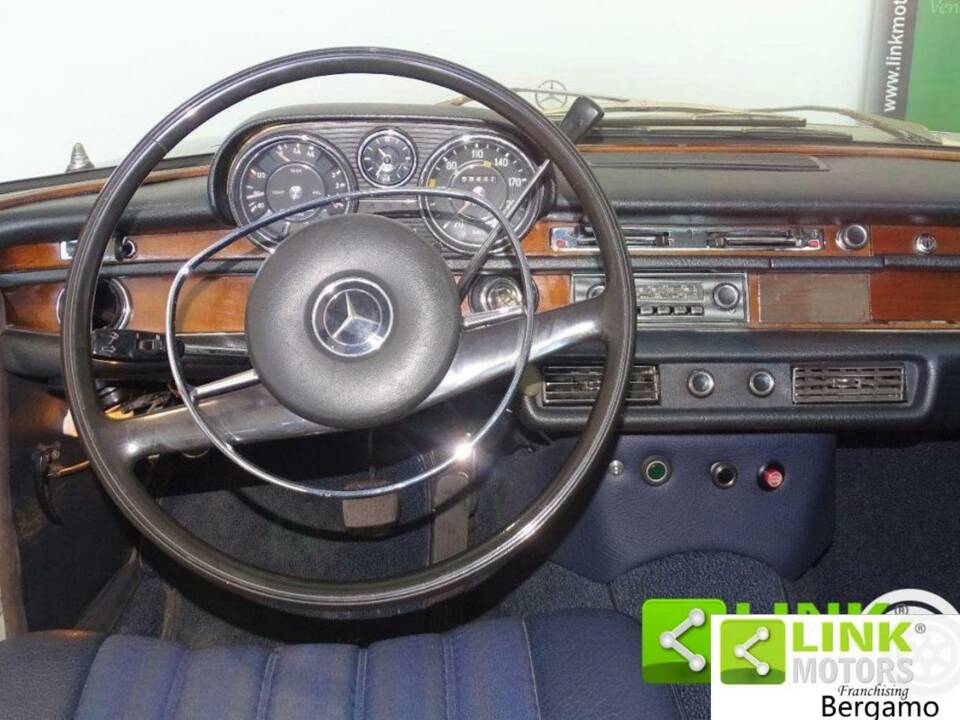 Image 5/10 of Mercedes-Benz 280 SE (1969)