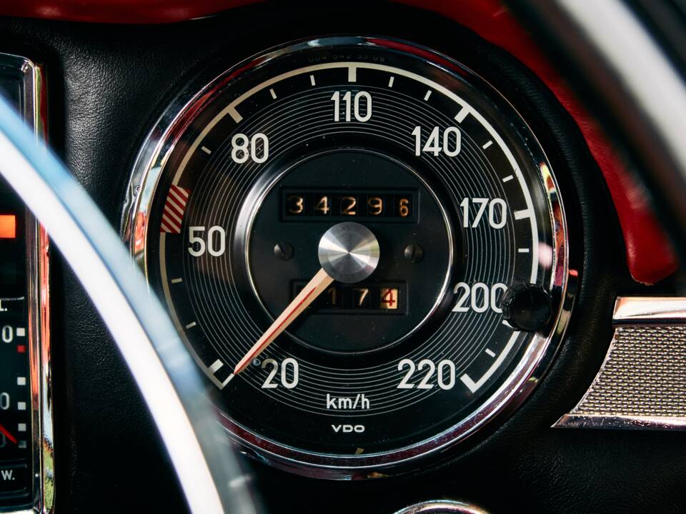 Bild 50/106 von Mercedes-Benz 280 SL (1969)