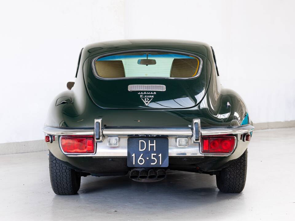 Image 7/26 de Jaguar Type E V12 (2+2) (1971)