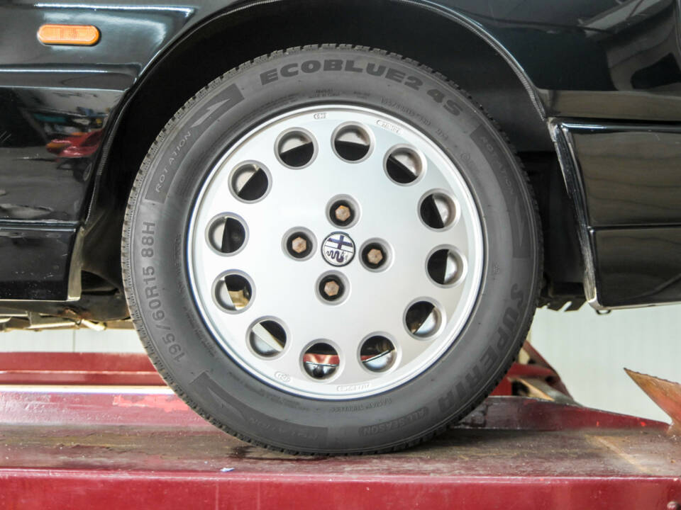 Bild 50/50 von Alfa Romeo 2.0 Spider (1991)