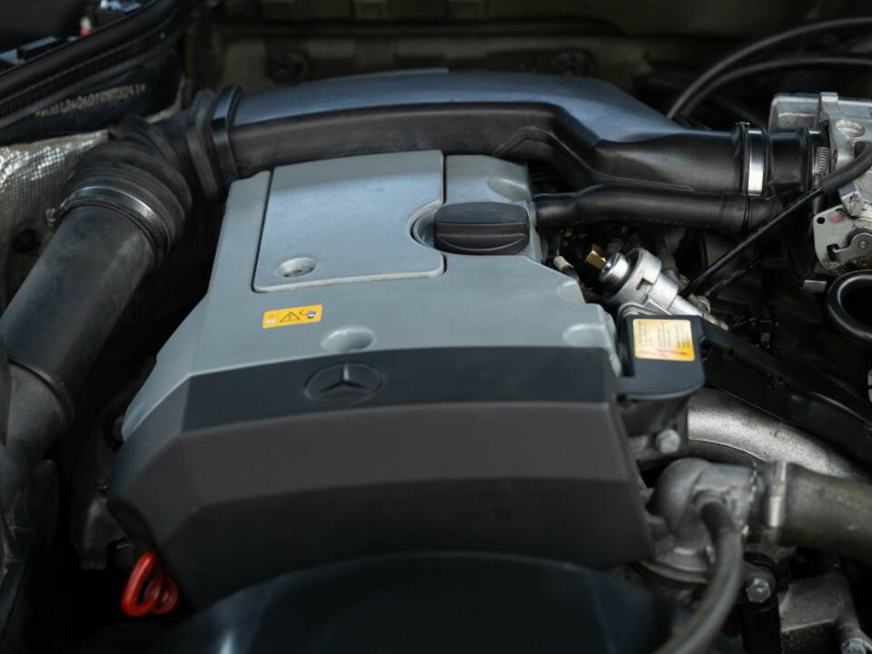 Bild 55/79 von Mercedes-Benz 200 CE (1993)