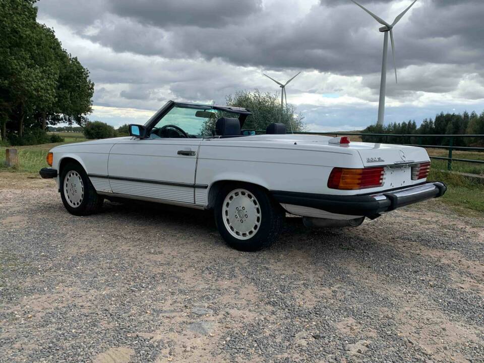 Bild 6/8 von Mercedes-Benz 560 SL (1986)