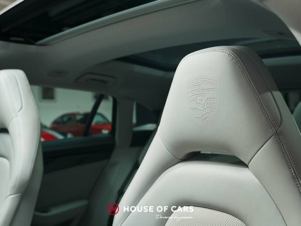 Image 19/25 of Porsche Panamera 4 E-Hybrid (2022)