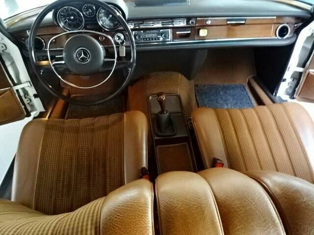 Image 13/34 of Mercedes-Benz 280 SE (1971)