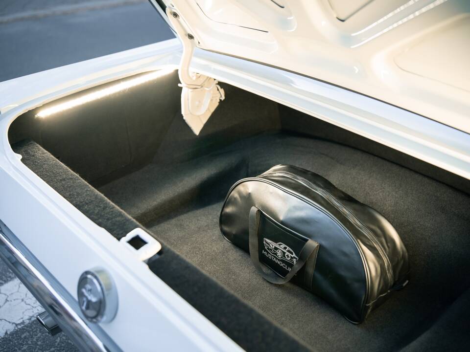 Image 32/53 of Ford Mustang 200 (1966)