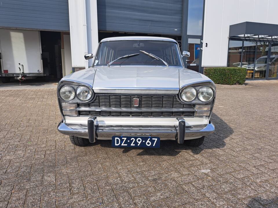 Image 4/13 of FIAT 2300 (1962)