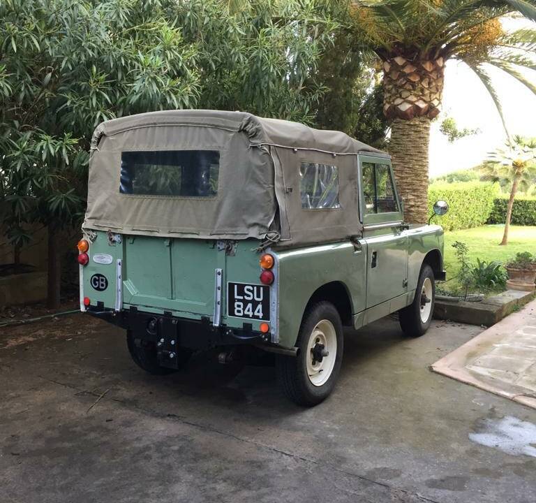 Image 3/17 of Land Rover 88 (1960)